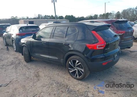 2021 Volvo Xc40 T5 R-Design z USA, uszkodzony, nr VIN YV4162UMXM2502050